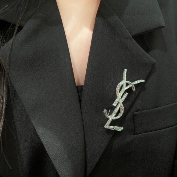 Authentic Yves Saint Laurent logo brooch - Picture 1 of 9